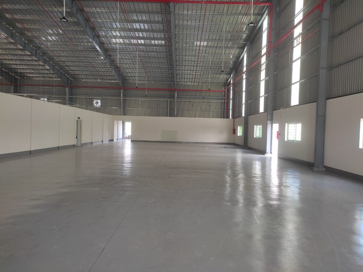 Dấu hiệu nền epoxy nhà xưởng xuống cấp và thời điểm nên sơn lại